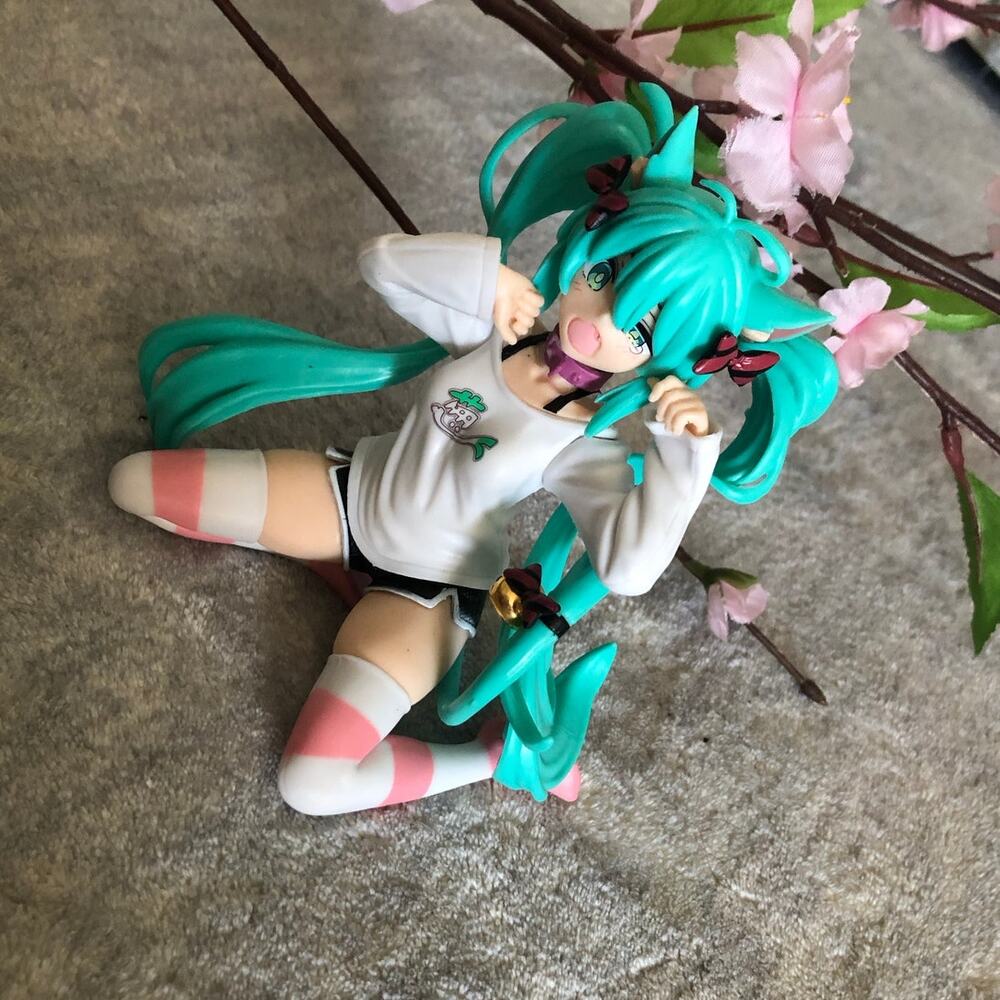Anime Hatsune Miku Desktop Cute Action Figure T-Shirt Figurine Kawaii Cute - Picture 6 of 12